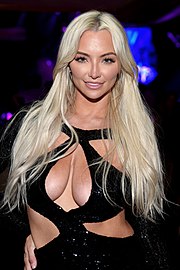 Featured image for “Lindsey Pelas”