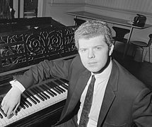 Featured image for “Van Cliburn”
